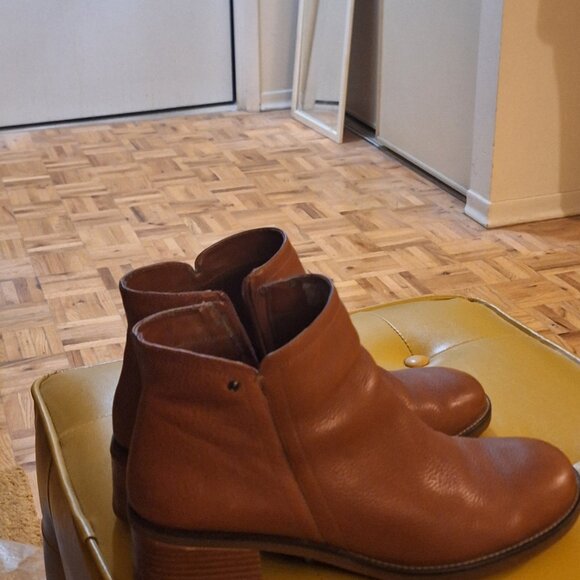 ROCKPORT LEATHER BOOTS. - Picture 2 of 4